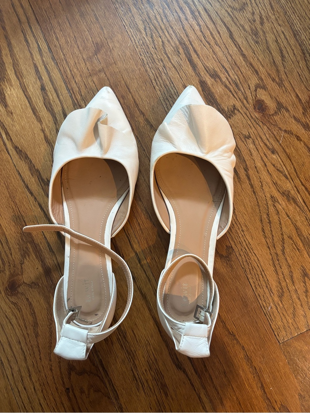 Lewit Alessia flat in bone, size 41